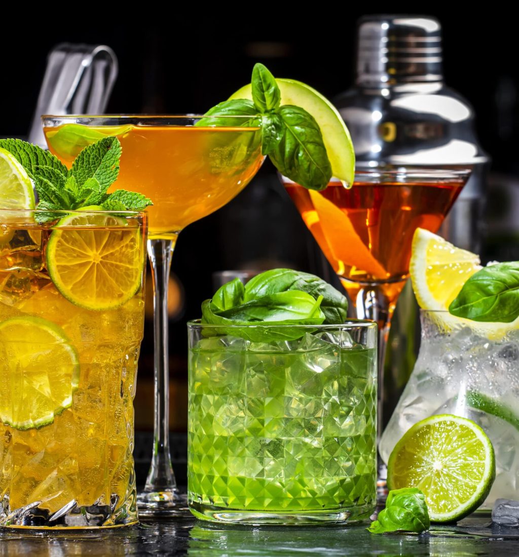 alcoholic-cocktail-drinks-with-gin-whiskey-vermo-2023-11-27-05-37-20-utc-min